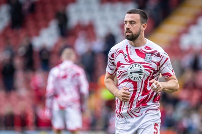 260425 - Wrexham v Charlton Athletic - Sky Bet League 1 - Eoghan O'Connell of Wrexham AFC ahead of kick off