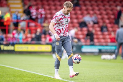 260425 - Wrexham v Charlton Athletic - Sky Bet League 1 -  Sam Smith of Wrexham AFC ahead of kick off