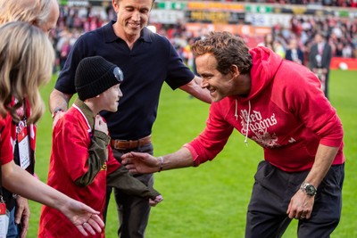 260425 - Wrexham v Charlton Athletic - Sky Bet League 1 - Wrexham Co-owners Ryan Reynolds and Rob McElheney