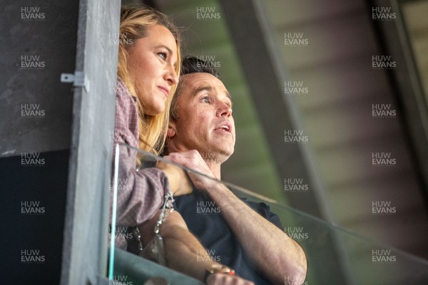 260425 - Wrexham v Charlton Athletic - Sky Bet League 1 - Blake Lively and Wrexham co-owner Rob McElheney celebrate at full time