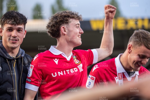 260425 - Wrexham v Charlton Athletic - Sky Bet League 1 - Wrexham players celebrate at full time