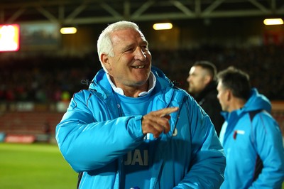 011218  Wrexham AFC v Newport County - Emirates FA Cup - Round 2 -  Assistant Manager of Wrexham Graham Barrow takes charge of the game   