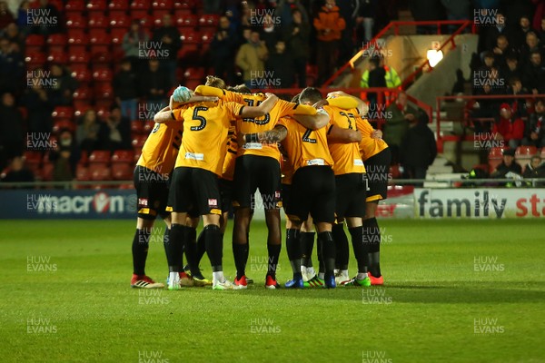 011218  Wrexham AFC v Newport County - Emirates FA Cup - Round 2 -  Players of Newport huddle before kick off  