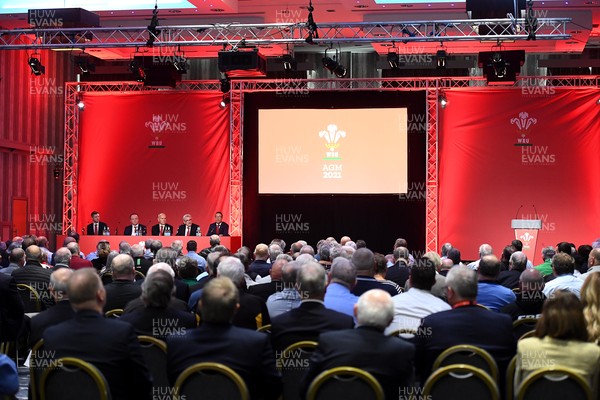 171021 - Welsh Rugby Union Annual General Meeting - Tim Moss, Steve Phillips, Rob Butcher, Rhodri Lewis and Gerald Davies during the WRU AGM