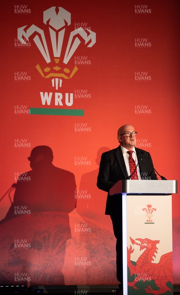 301125 - Welsh Rugby Union AGM, Vale Hotel - Welsh Rugby Union Chairman Richard Collier-Keywood addresses delegates at the AGM