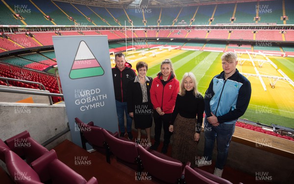 160222 - WRU and Urdd Rugby Sevens 2022 Launch, Principality Stadium - Left to right, Former international referee Nigel Owens, Dawn Bawden MS Deputy Minister for Arts and Sport, Wales Women International Elinor Snowsill, Sian Lewis CEO of the Urdd and Tom Caple, Captain of Cardiff and Vale College, CAVC, at the launch event at the Principality Stadium for the WRU and Urdd Rugby Sevens 2022 tournament