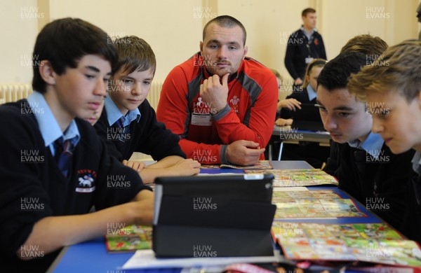 061113 - Wales Rugby Players Back to School - Ken Owens at Ysgol Dyffryn Taf in Whitland where he has helped children take advantage of a variety of resources provided by the WRU initiative designed to introduce its new 'mascot' to the nation's children