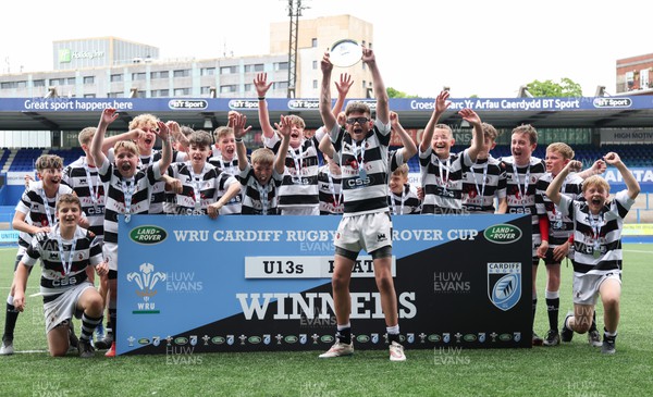 220522 - WRU Cardiff Rugby Land Rover Cup Finals Day - Pontyclun celebrate with the U13 Plate after beating Llanharan in the fina