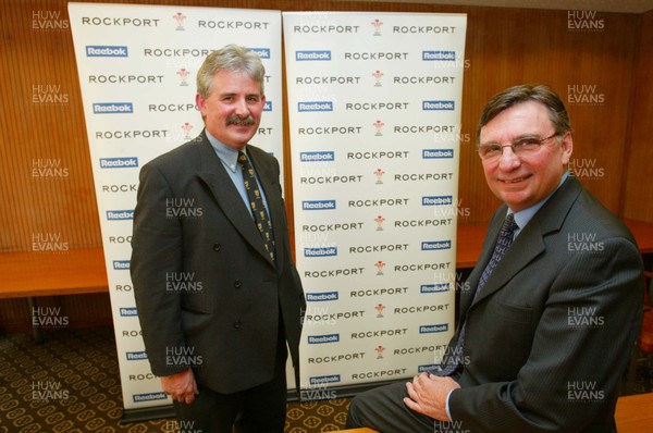 090703 - WRU Centre of Excellence Press Conference, Bridgend - David Moffett, Chief Executive of the WRU (right), with Jeff Jones, Leader of Bridgend County Borough Council, who announced their support for the new WRU Centre of Excellence