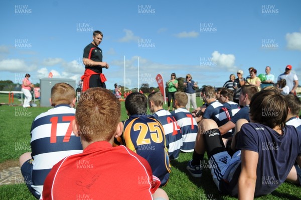 180813 - WRU - Admiral Festival of Rugby -Ryan Jones of Wales talks to young rugby players during a Q&A session at the Admiral Festival Of Rugby