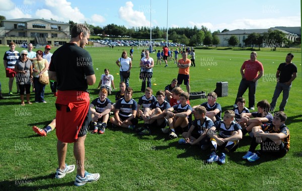 180813 - WRU - Admiral Festival of Rugby -Ryan Jones of Wales talks to young rugby players during a Q&A session at the Admiral Festival Of Rugby