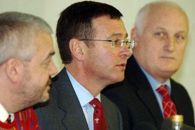 181206 - Welsh Rugby Union WRU Group Chief Executive Roger Lewis (Ctr) with outgoing Chief Executive of the Millennium Stadium Paul Sergeant, (L) and new Millennium Stadium Manager, Gerry Toms 