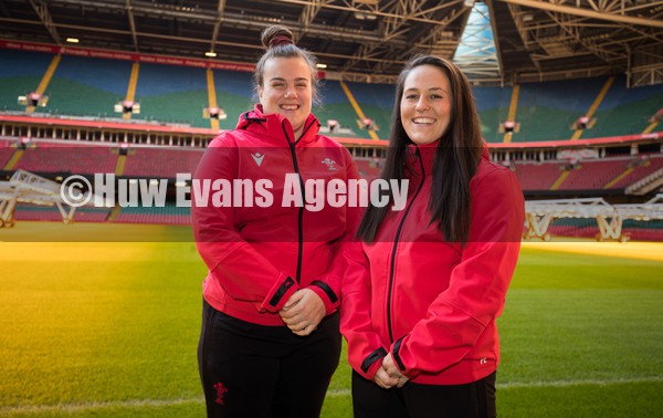 120122 - Welsh Rugby Union Women's Rugby Contracts - Wales internationals Carys Phillips, left, and Ffion Lewis, who both play for Worcester Warriors, at the Principality Stadium as the Welsh Rugby Union announce the first 12  full time contracts for Women international players