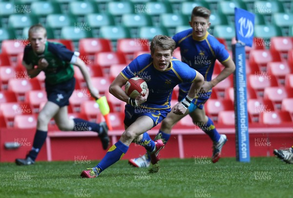 250414 - Gilfach Goch v Penallta, WRU Youth Cup Final, Millennium Stadium - Penallta's Ryan Davies dives on to score try