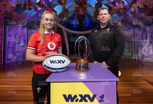 171023 - WXV1 Welcome Event and Captain’s Photocall - Wales Captain Hannah Jones and head coach Ioan Cunningham with the WXV1 trophy at the traditional welcome event at Te Papa, Wellington