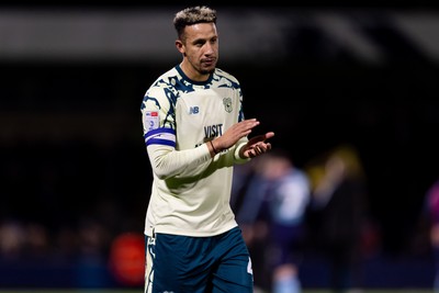 010126 - Wycombe Wanderers v Cardiff City - Sky Bet League 1 - Callum Robinson of Cardiff City applauds the fans after the final whistle