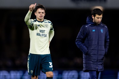 010126 - Wycombe Wanderers v Cardiff City - Sky Bet League 1 - Joel Bagan of Cardiff City salutes the fans after the final whistle