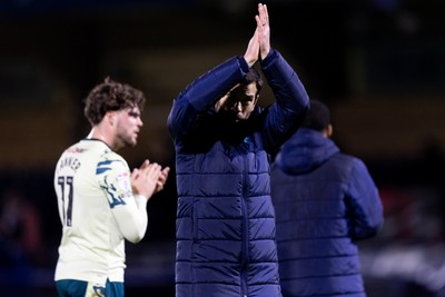 010126 - Wycombe Wanderers v Cardiff City - Sky Bet League 1 - Brian Barry-Murphy manager of Cardiff City applauds the fans after the final whistle