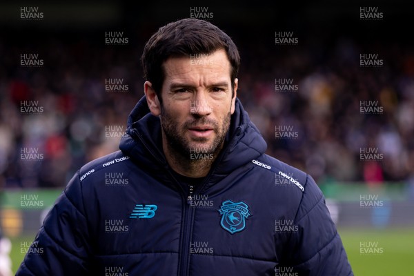 010126 - Wycombe Wanderers v Cardiff City - Sky Bet League 1 - Brian Barry-Murphy manager of Cardiff City looks on