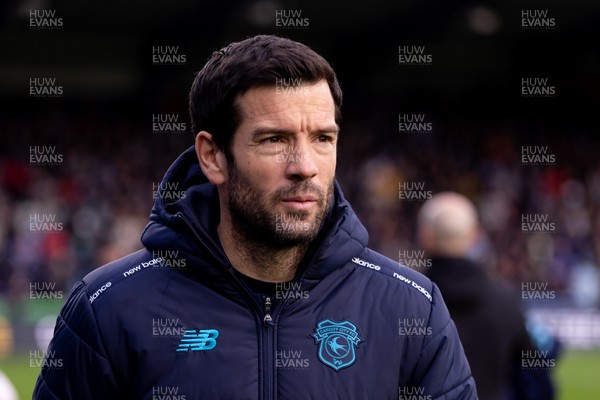 010126 - Wycombe Wanderers v Cardiff City - Sky Bet League 1 - Brian Barry-Murphy manager of Cardiff City looks on