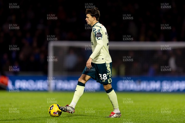 010126 - Wycombe Wanderers v Cardiff City - Sky Bet League 1 - Perry Ng of Cardiff City in action