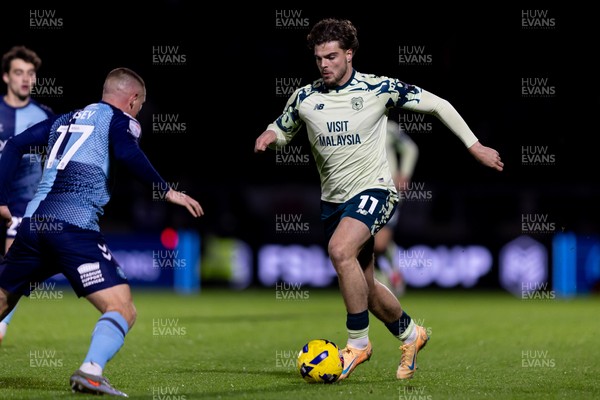 010126 - Wycombe Wanderers v Cardiff City - Sky Bet League 1 - Ollie Tanner of Cardiff City faces Dan Casey of Wycombe Wanderers