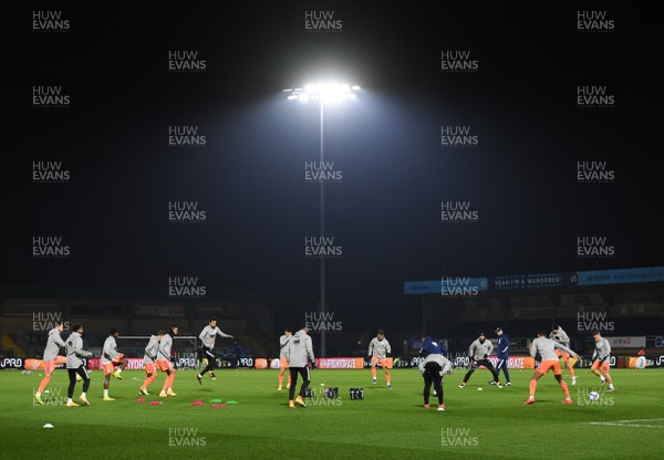 291220 - Wycombe Wanderers v Cardiff City - Sky Bet Championship - Cardiff City players during the pre-match warm-up 