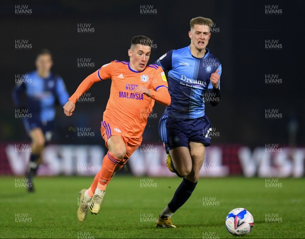 291220 - Wycombe Wanderers v Cardiff City - Sky Bet Championship - Harry Wilson of Cardiff City holds off the challenge from Josh Knight of Wycombe Wanderers