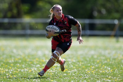 270425 - Ynysddu BG Ladies v Haverfordwest - Admiral Women's National League Championship - 