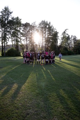 020525 - Ynysybwl RFC Women v Taffs Well Women - Admiral Women's National League Central - Ynysybwl Team huddle