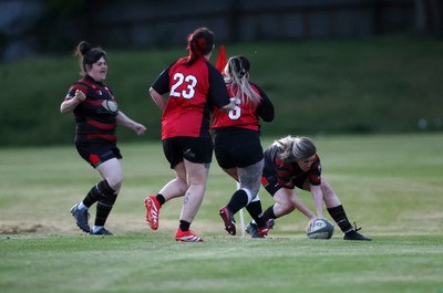 020525 - Ynysybwl RFC Women v Taffs Well Women - Admiral Women's National League Central - Kayleigh Staple of Ynysybwl scores a try
