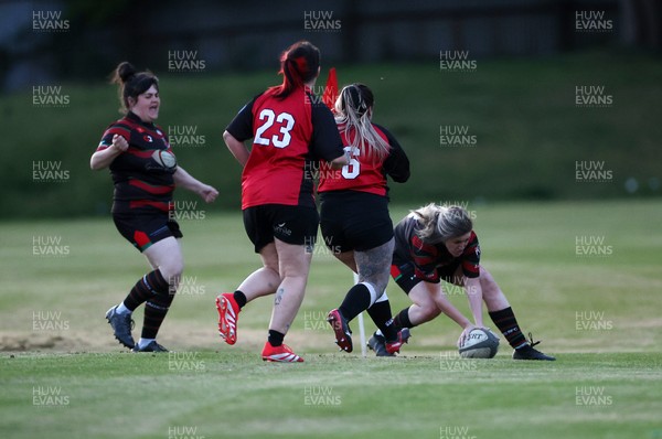 020525 - Ynysybwl RFC Women v Taffs Well Women - Admiral Women's National League Central - Kayleigh Staple of Ynysybwl scores a try