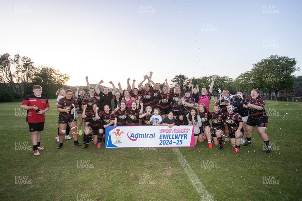 020525 - Ynysybwl RFC Women v Taffs Well Women - Admiral Women's National League Central - Ynysybwl lift the trophy