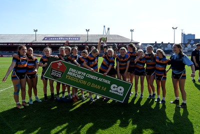 060525 - Ysfgol Bro Pedr v Bryncelynnog Comprehensive - Girls Schools U14s Cup Final - Both sides lift the trophy after the game ends in a draw