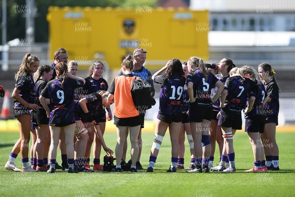 060525 - Ysfgol Bro Pedr v Bryncelynnog Comprehensive - Girls Schools U14s Cup Final - Ysfgol Bro Pedr team huddle