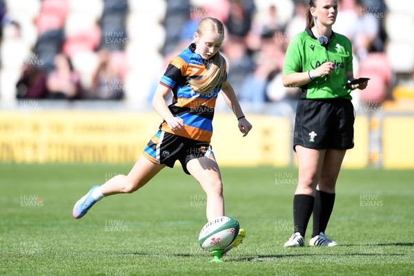 060525 - Ysfgol Bro Pedr v Bryncelynnog Comprehensive - Girls Schools U14s Cup Final - Ava Rees of Bryncelynnog kicks the conversion