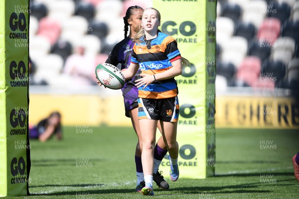 060525 - Ysfgol Bro Pedr v Bryncelynnog Comprehensive - Girls Schools U14s Cup Final - Ava Rees of Bryncelynnog scores a try