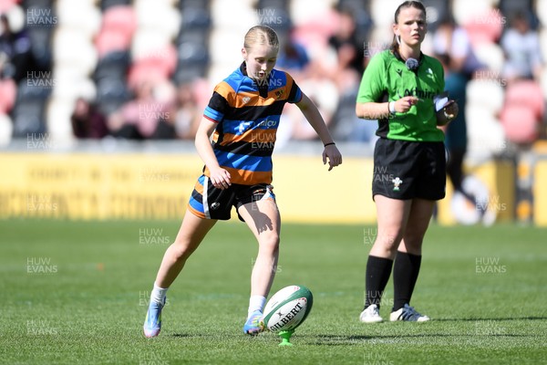 060525 - Ysfgol Bro Pedr v Bryncelynnog Comprehensive - Girls Schools U14s Cup Final - Ava Rees of Bryncelynnog kicks the conversion