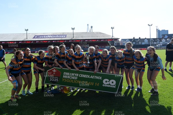 060525 - Ysfgol Bro Pedr v Bryncelynnog Comprehensive - Girls Schools U14s Cup Final - Both sides lift the trophy after the game ends in a draw