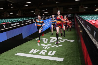 190324 - Ysgol Bryn Celynnog v Ysgol Godre’r Berwyn - WRU Welsh Schools Girls U12 Cup Final - Both teams take to the field