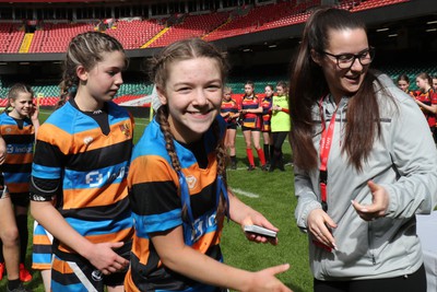 190324 - Ysgol Bryn Celynnog v Ysgol Godre’r Berwyn -  WRU Welsh Schools Girls U12 Cup Final - Players and Officials receive medals 