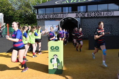 060525 - Ysgol Cwm Rhymni v Ysgol Bro Dur - Girls Schools U16s Cup Final - Both sides run out at the start of the game