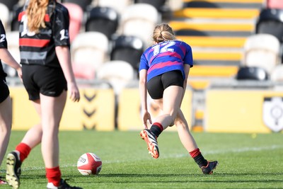 060525 - Ysgol Cwm Rhymni v Ysgol Bro Dur - Girls Schools U16s Cup Final - Mali Jones of Ysgol Bro Dur scores a try