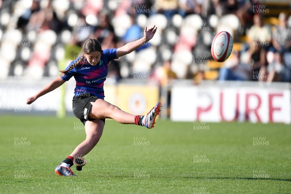 060525 - Ysgol Cwm Rhymni v Ysgol Bro Dur - Girls Schools U16s Cup Final - Isabelle Thomas of Ysgol Bro Dur kicks the conversion