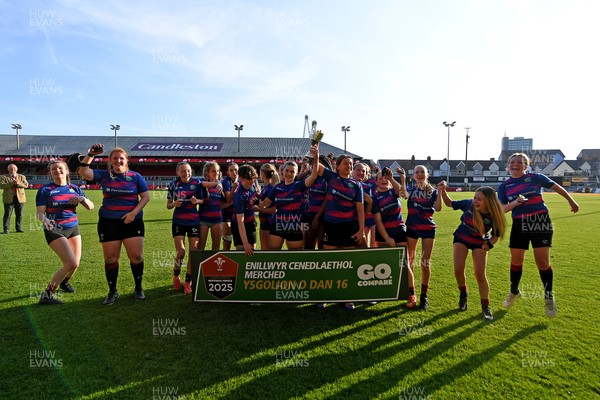 060525 - Ysgol Cwm Rhymni v Ysgol Bro Dur - Girls Schools U16s Cup Final - Ysgol Bro Dur celebrate lifting the trophy