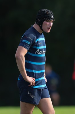 011025 - Ysgol Gyfun Gymraeg Glantaf v Coleg Gwent, WRU Welsh Schools & Colleges league - Elgan Williams of Ysgol Glantaf