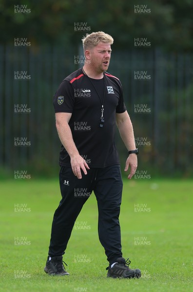 011025 - Ysgol Gyfun Gymraeg Glantaf v Coleg Gwent, WRU Welsh Schools & Colleges league - Coleg Gwent head coach Matthew Jones