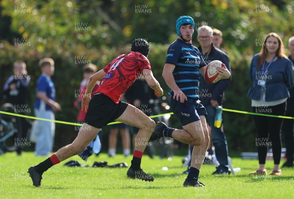 011025 - Ysgol Gyfun Gymraeg Glantaf v Coleg Gwent, WRU Welsh Schools & Colleges league - Harry Kinsey of Ysgol Glantaf races away