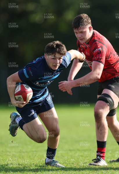 011025 - Ysgol Gyfun Gymraeg Glantaf v Coleg Gwent, WRU Welsh Schools & Colleges league - Evan Jones of Ysgol Glantaf races away