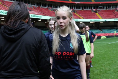 190324 - Ysgol Godre’r Berwyn v Ysgol Bro Dur - WRU Welsh Schools Girls U14 Cup Final - Players and Officials receive medals